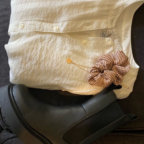 Cream white blouse button top - Picture 9 of 9